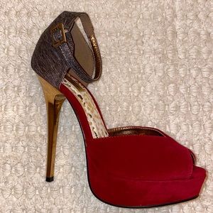 ♥️♥️♥️.  Fancy High heels